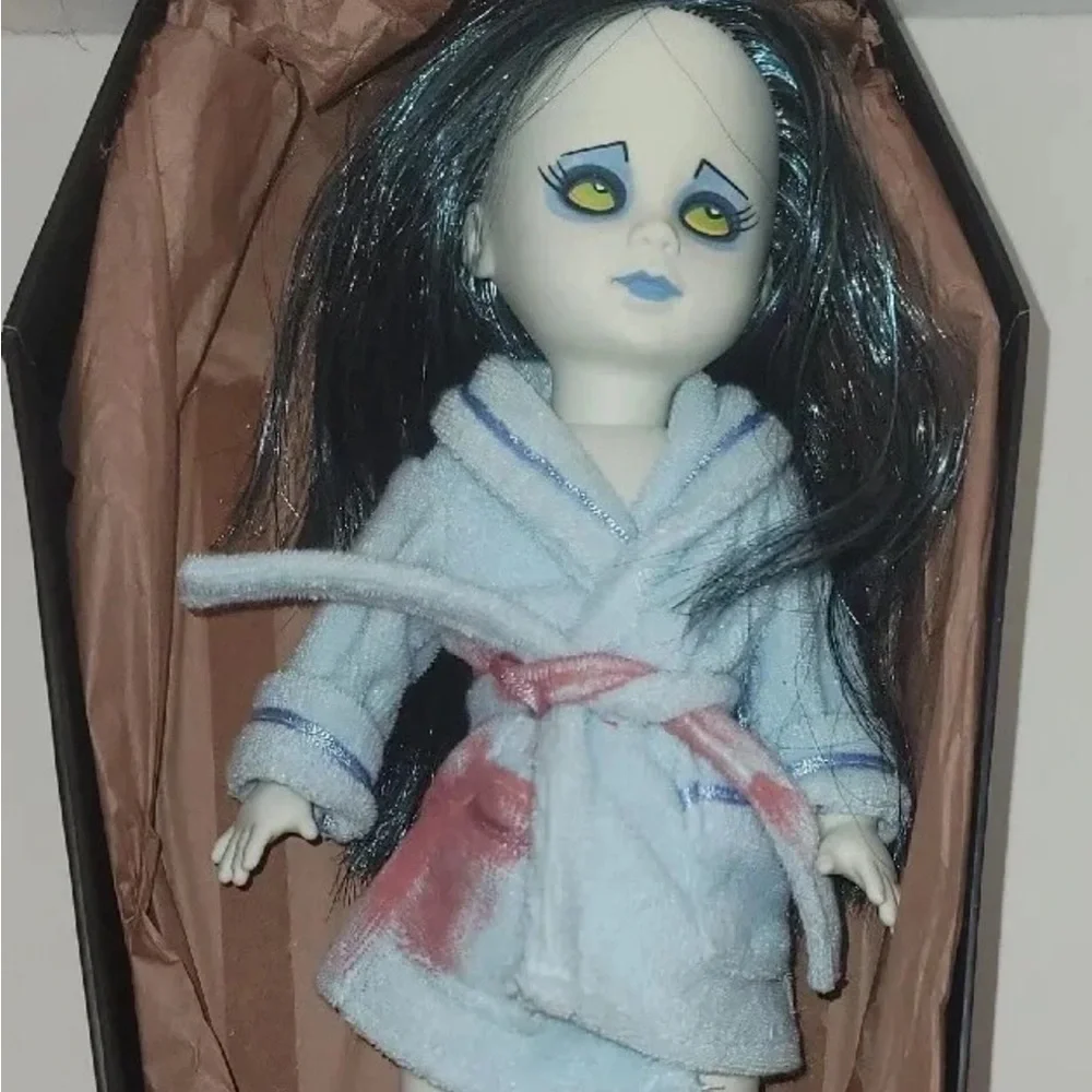 Living Dead Dolls Series 17 Urban Legends The Unwilling Donor